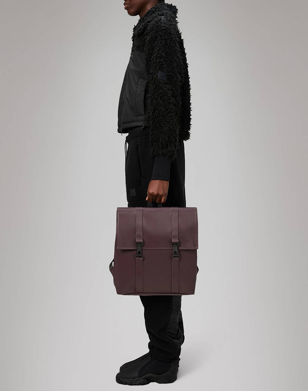 RAINS MSN Bag Mini W3 (Dimensiuni: 34 x 31 x 12 cm.)