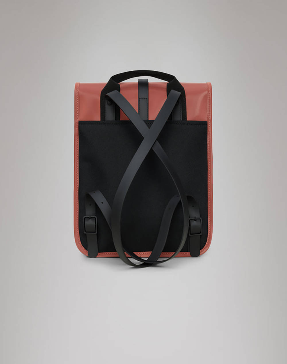 RAINS Backpack Micro W3 (Dimensiuni: 33 x 27.5 x 7.5 cm.)