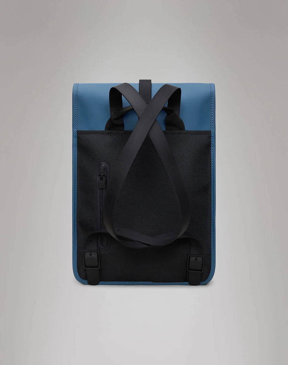 RAINS Backpack Mini W3 (Dimensiuni: 34 x 30.5 x 12 cm.)
