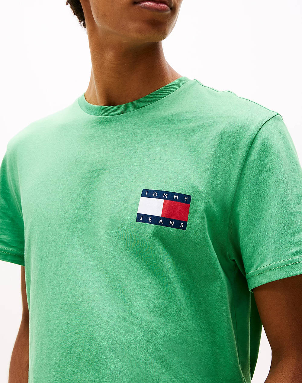 TOMMY JEANS TJM SLIM ESSENTIAL FLAG TEE EXT