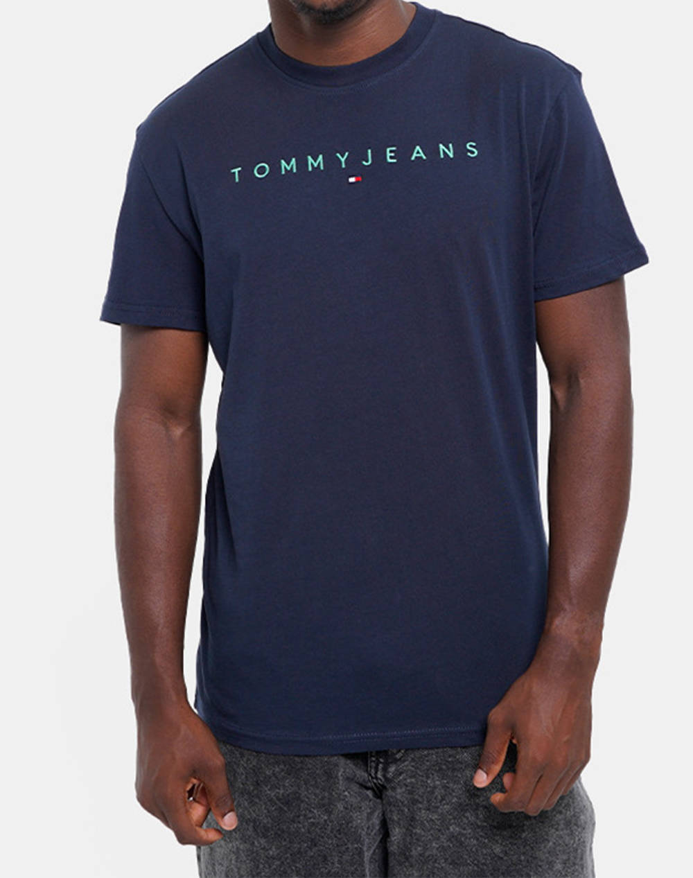 TOMMY JEANS TJM REG LINEAR LOGO TEE EXT