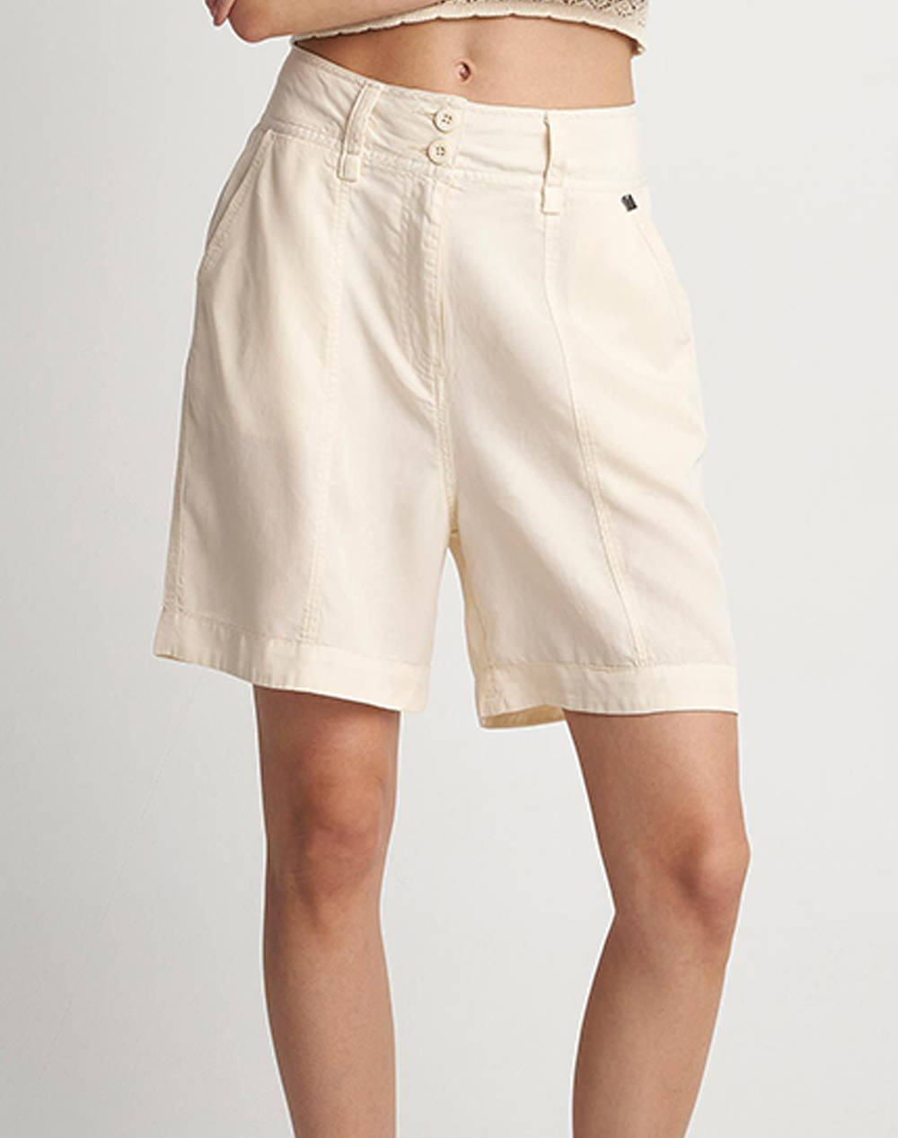 Pantaloni scurti attrattivo
