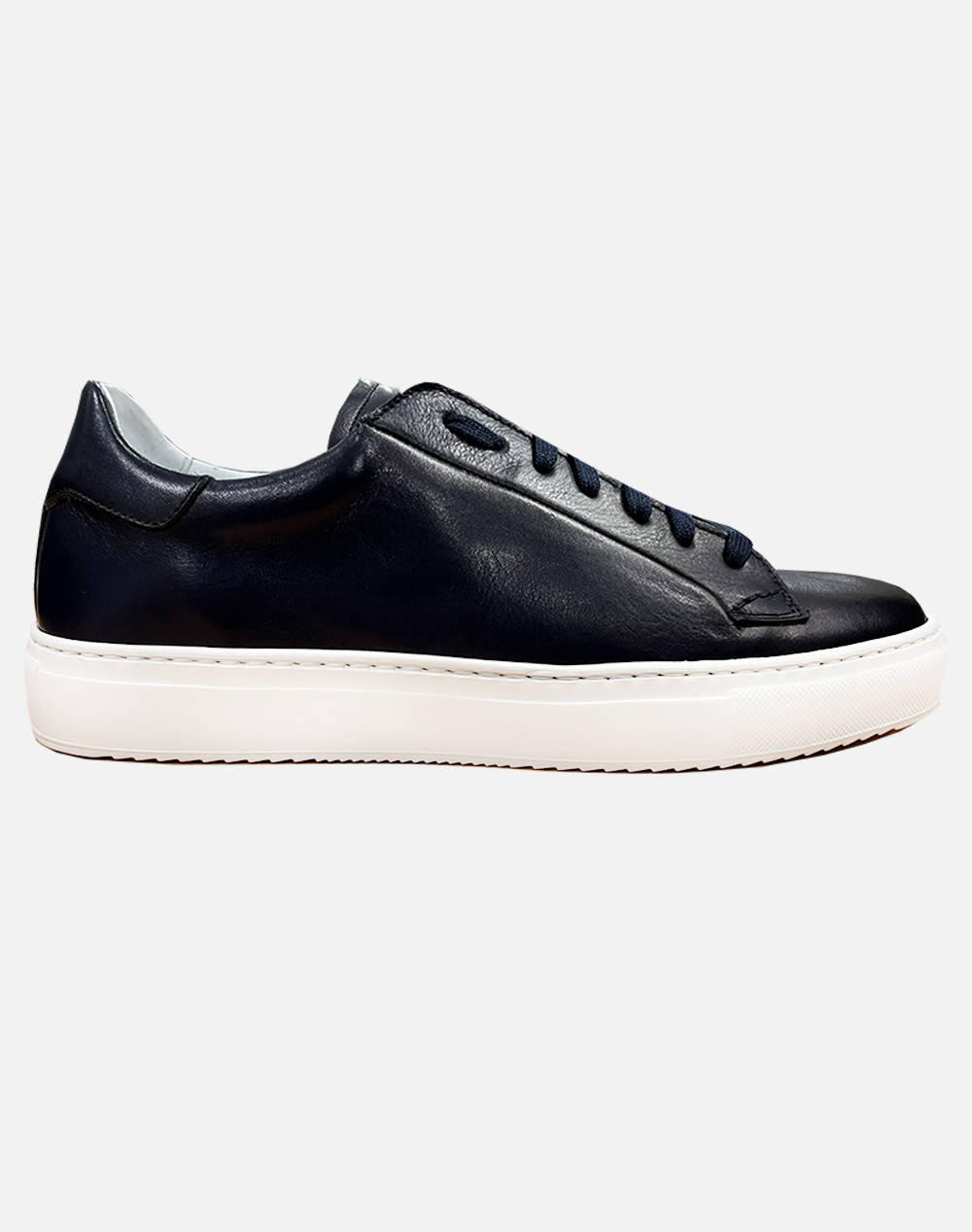 Juan lacarcel calce sneakers