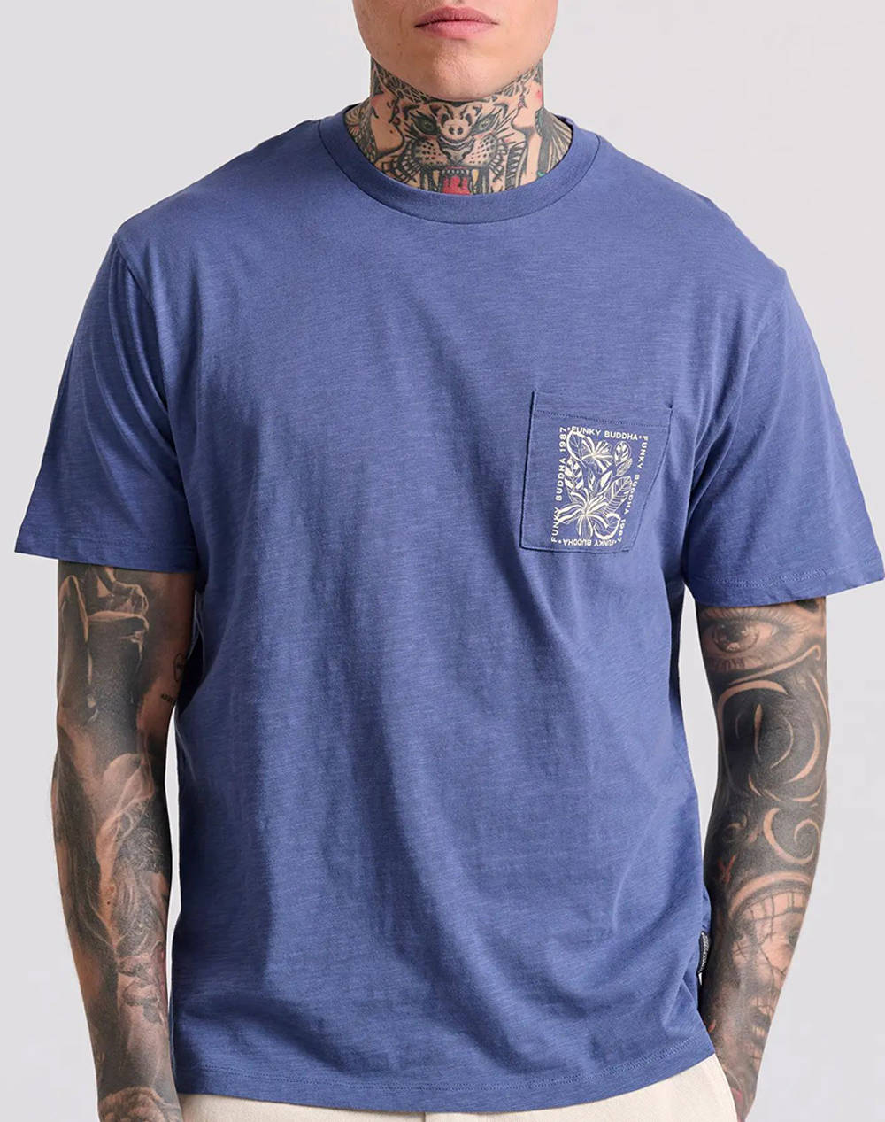 Funky buddha relaxed fit t-shirt cu tropical model tiparit in spate