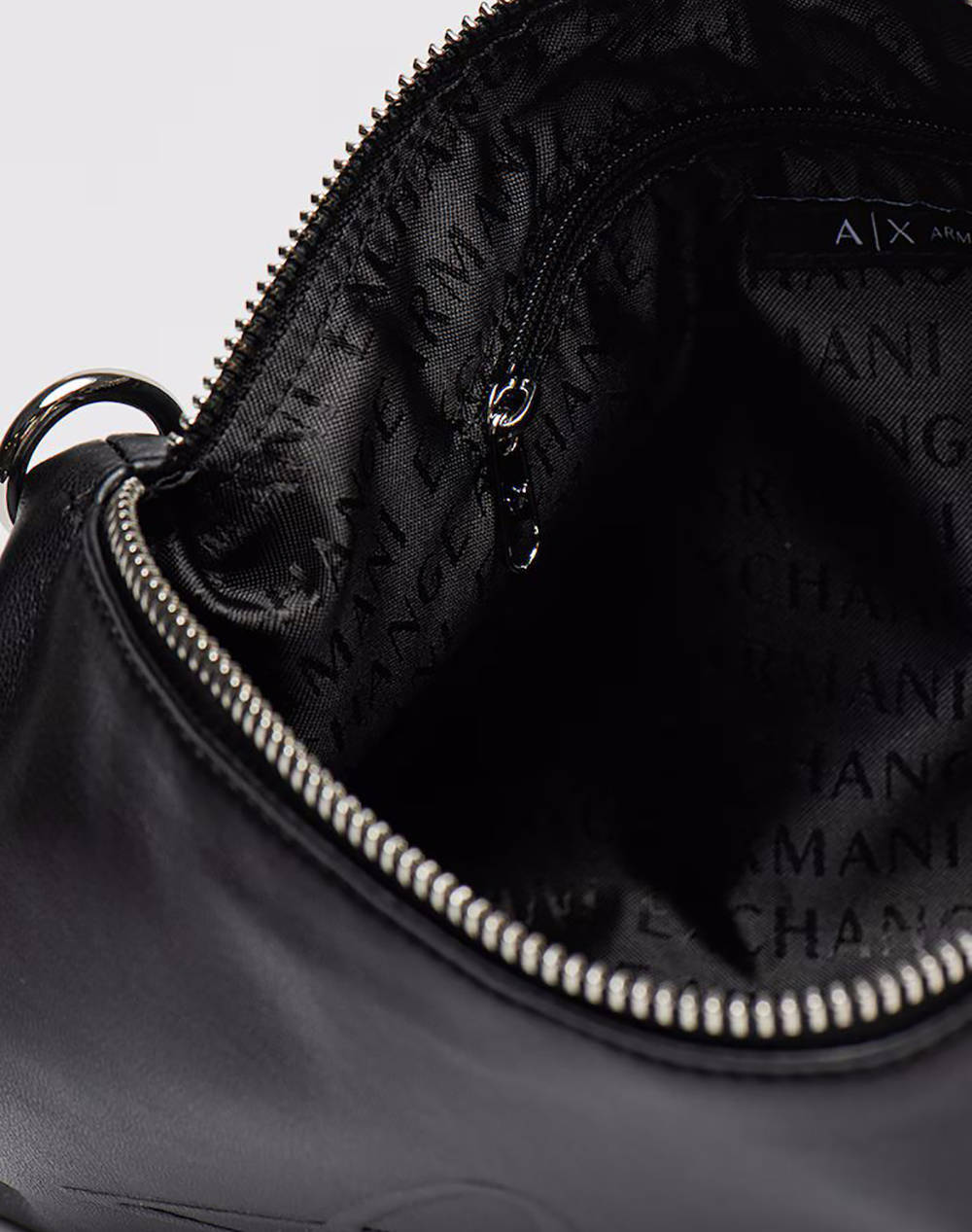 ARMANI EXCHANGE SHOULDER BAG (Dimensiuni: 16 x 27 x 4cm.)