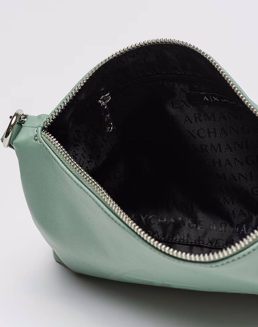 ARMANI EXCHANGE SHOULDER BAG (Dimensiuni: 16 x 27 x 4cm.)