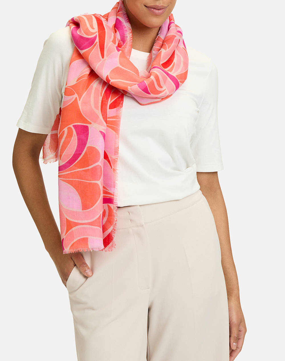 BETTY BARCLAY SCARF