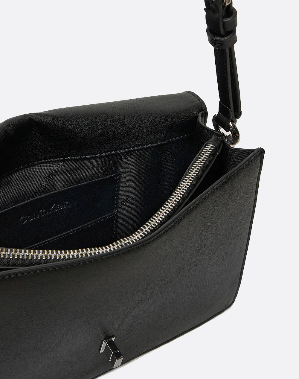CALVIN KLEIN JEANS CK ELONGATED SHOULDER BAG (Dimensiuni: 26 x 17 x 7cm.)