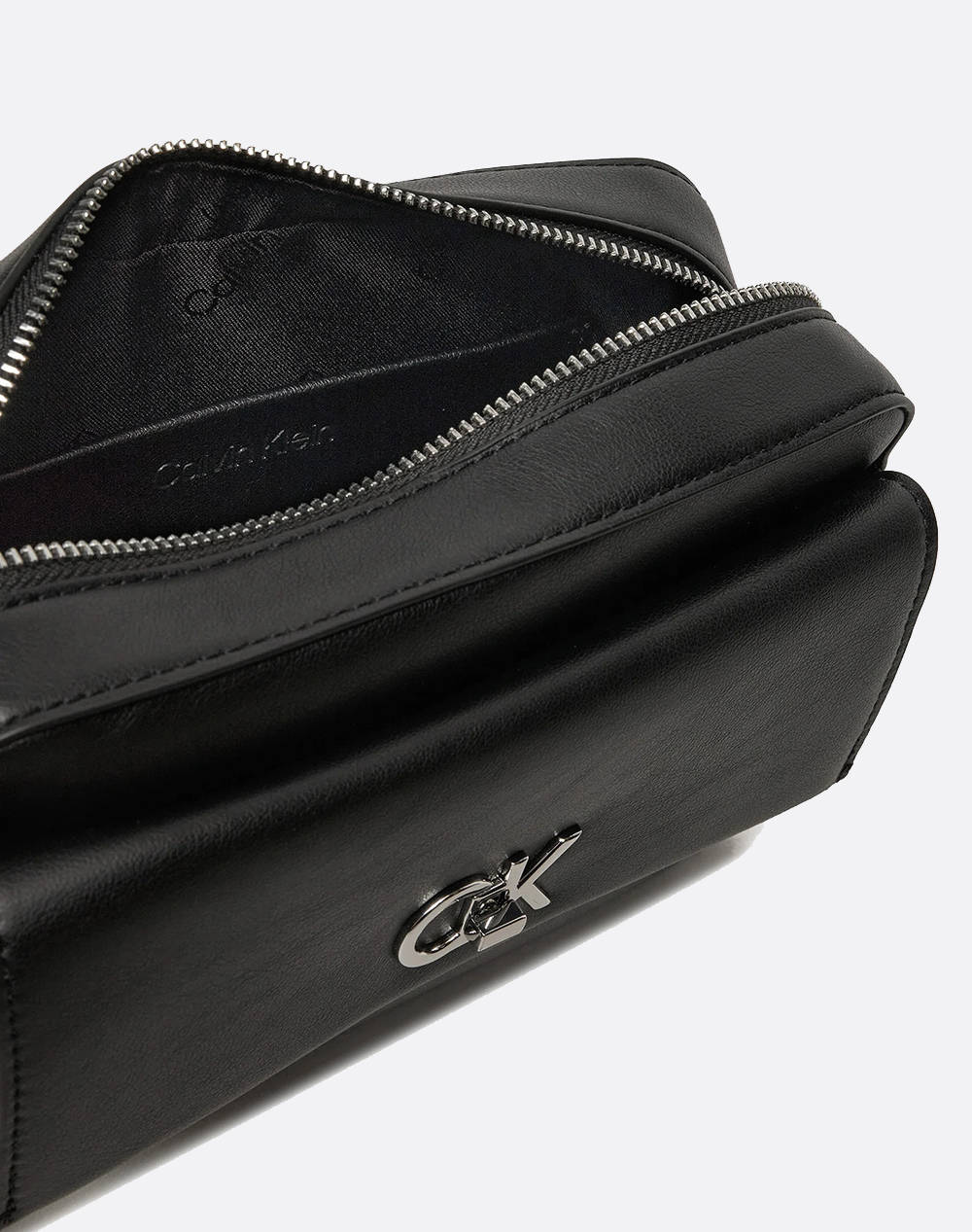 CALVIN KLEIN JEANS CK CAMERA BAG W/POCKET (Dimensiuni: 21 x 15 x 6cm.)