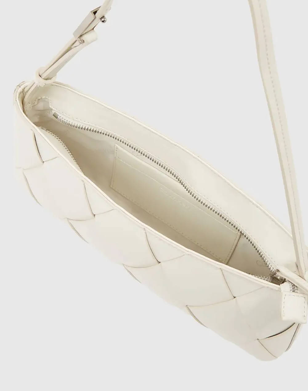 CALVIN KLEIN JEANS CK WOVEN ELONGATED SHOULDER BAG (Dimensiuni: 31 x 5 x 14,5cm.)
