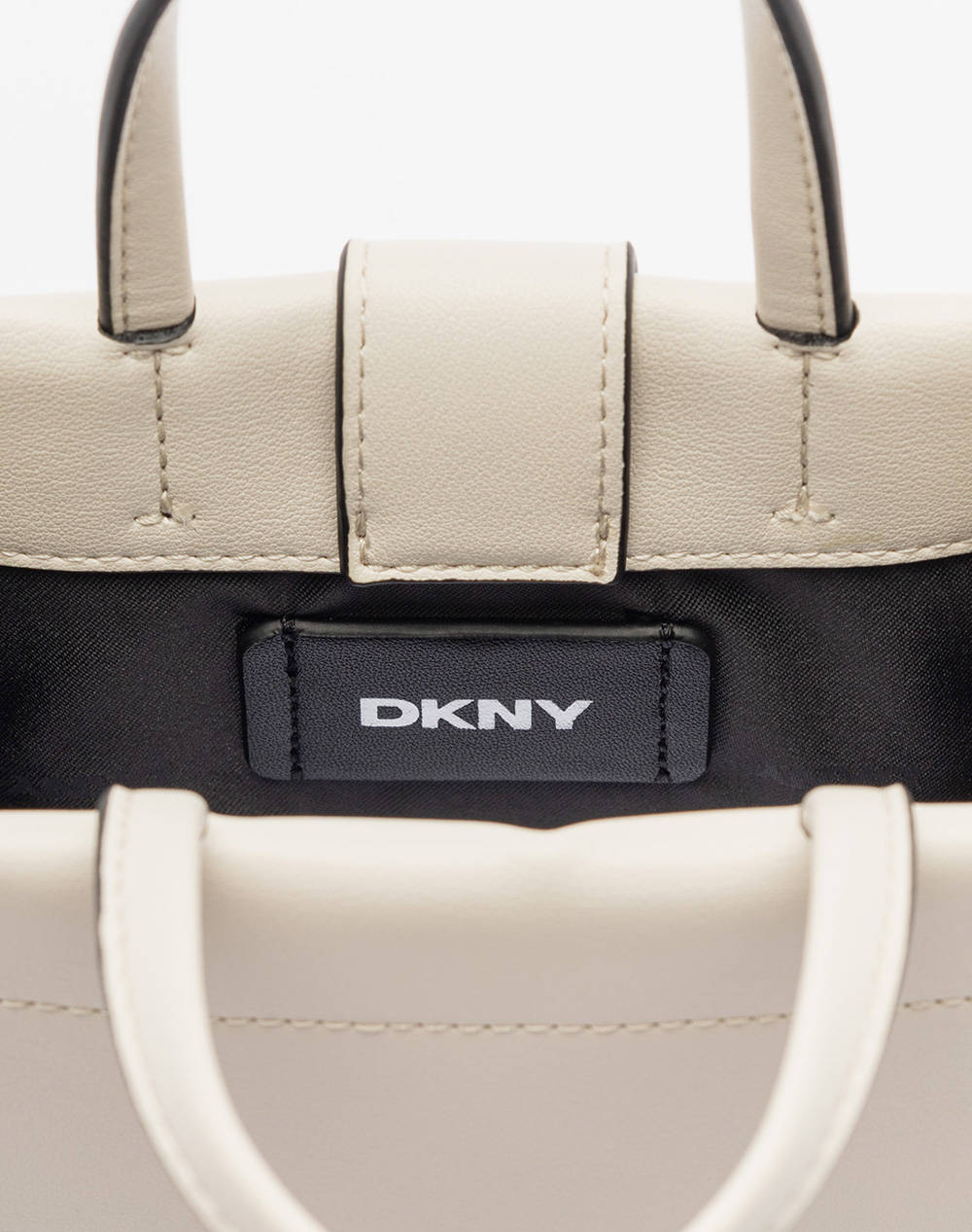 DKNY R44AZI34 CARTER CROSS BODY HANDBAG DKNY (Dimensiuni: 14 x 17 x 7.5cm.)