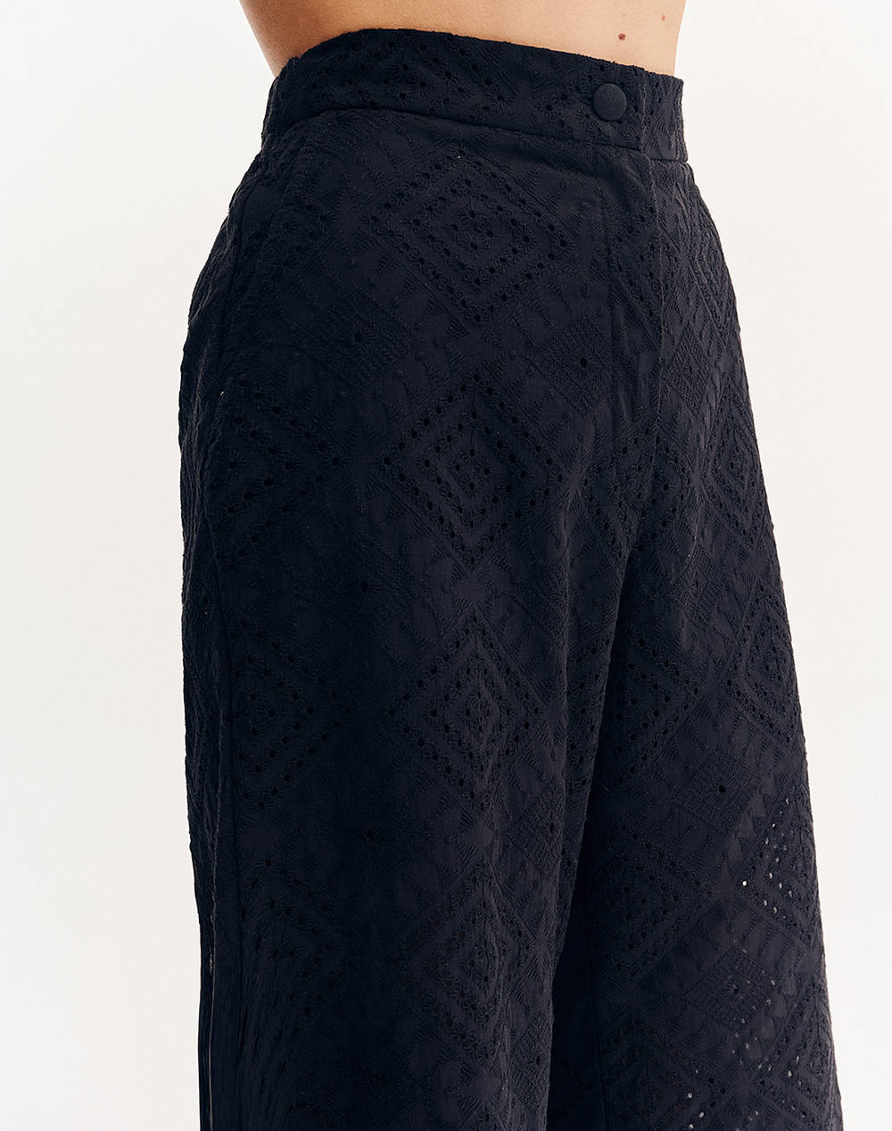 FOREL Pantaloni culottes cu modele perforate