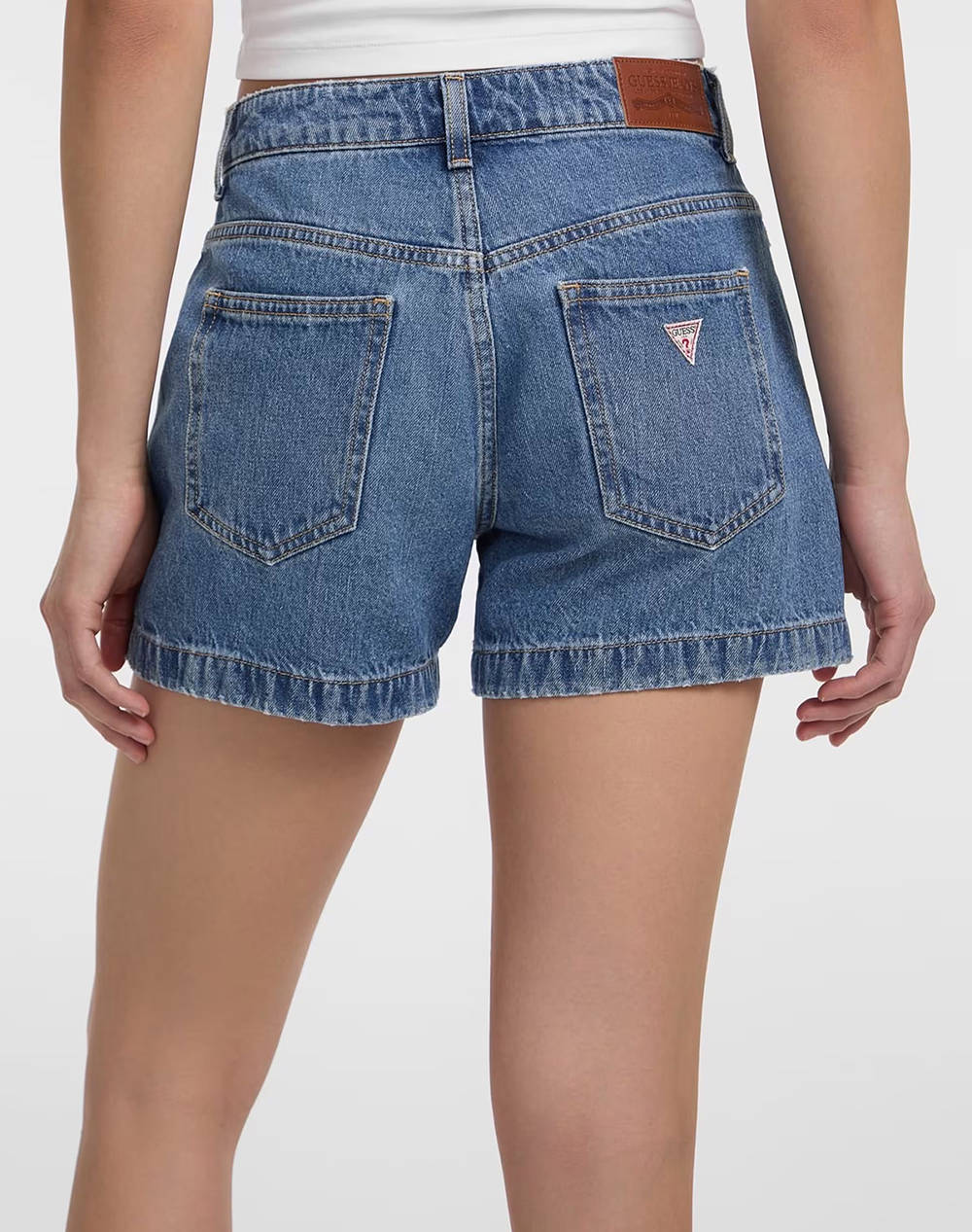 GUESS JEANS GJ HIGHWAIST MOM SHO - ECO LINEN STORM RG INDIGO SHORTS DE DAMA