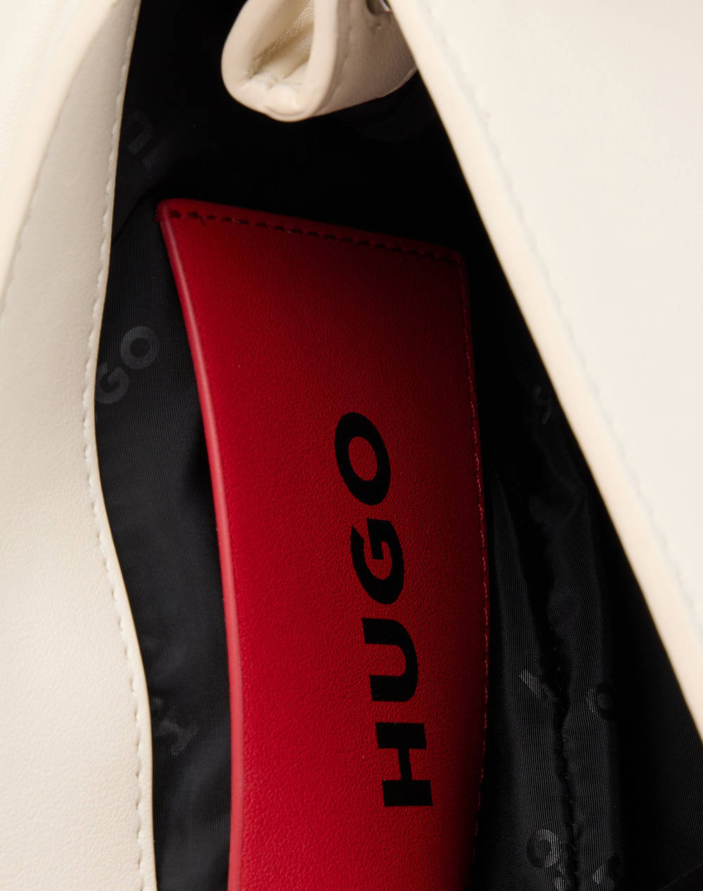HUGO Mel Crossbody WB 10269938 01 (Dimensiuni: 23 x 13 x 10cm.)