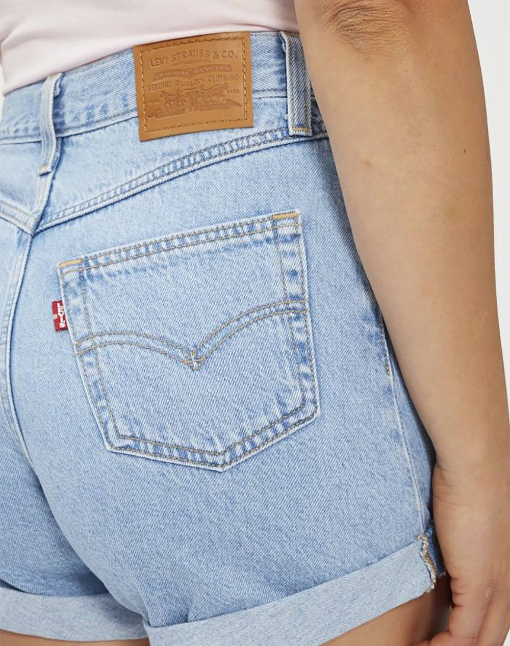 LEVIS ROLLED 80S MOM SHORTS