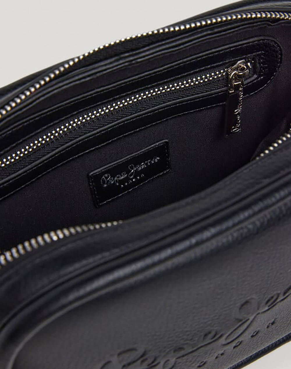 PEPE JEANS BASSY MAIN GEANTA DE DAMA (Dimensiuni: 22 x 8 x 17cm.)