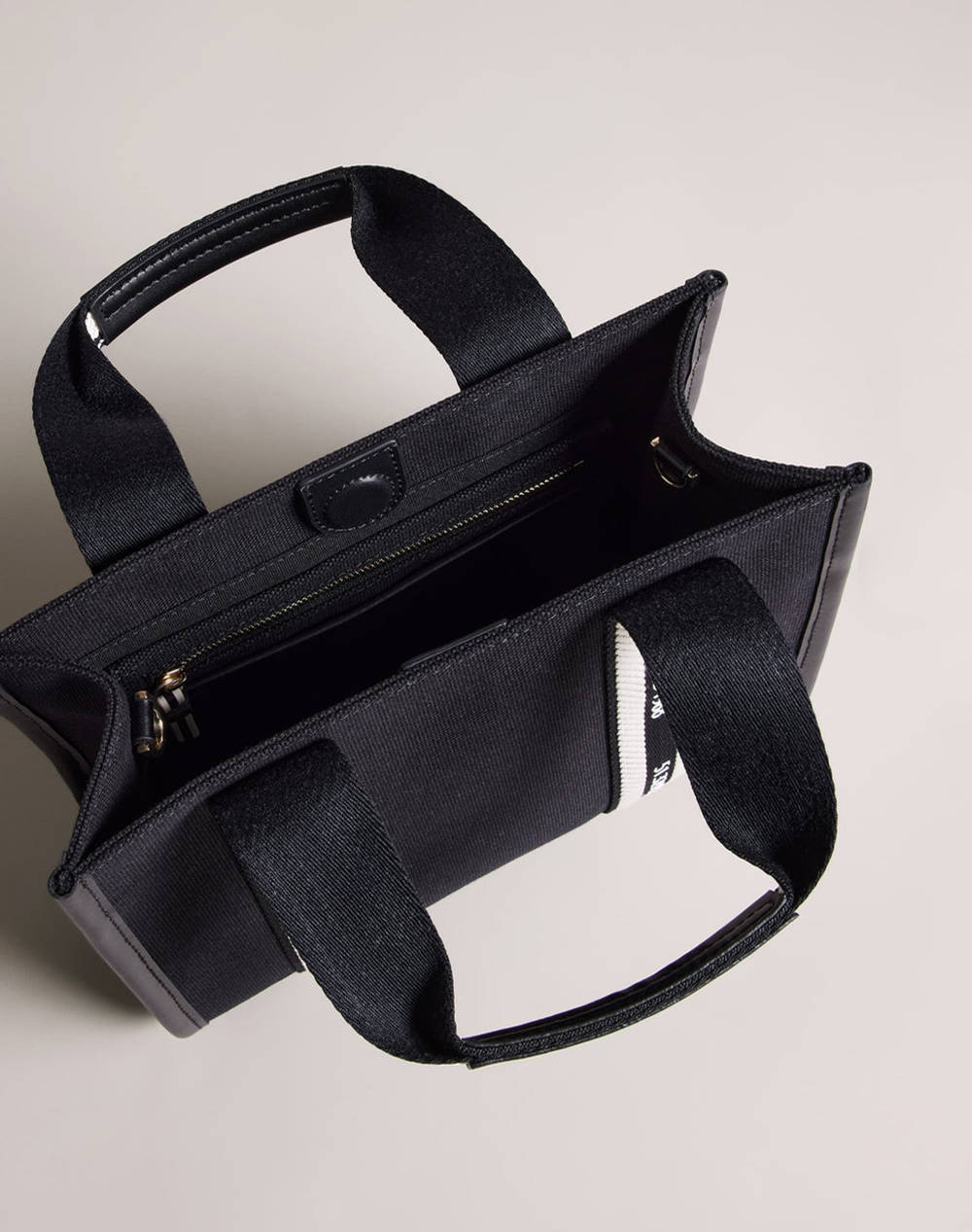 TED BAKER GEORJEA Branded Webbing Canvas Small Tote (Dimensiuni: 11 x 21 x 25cm.)