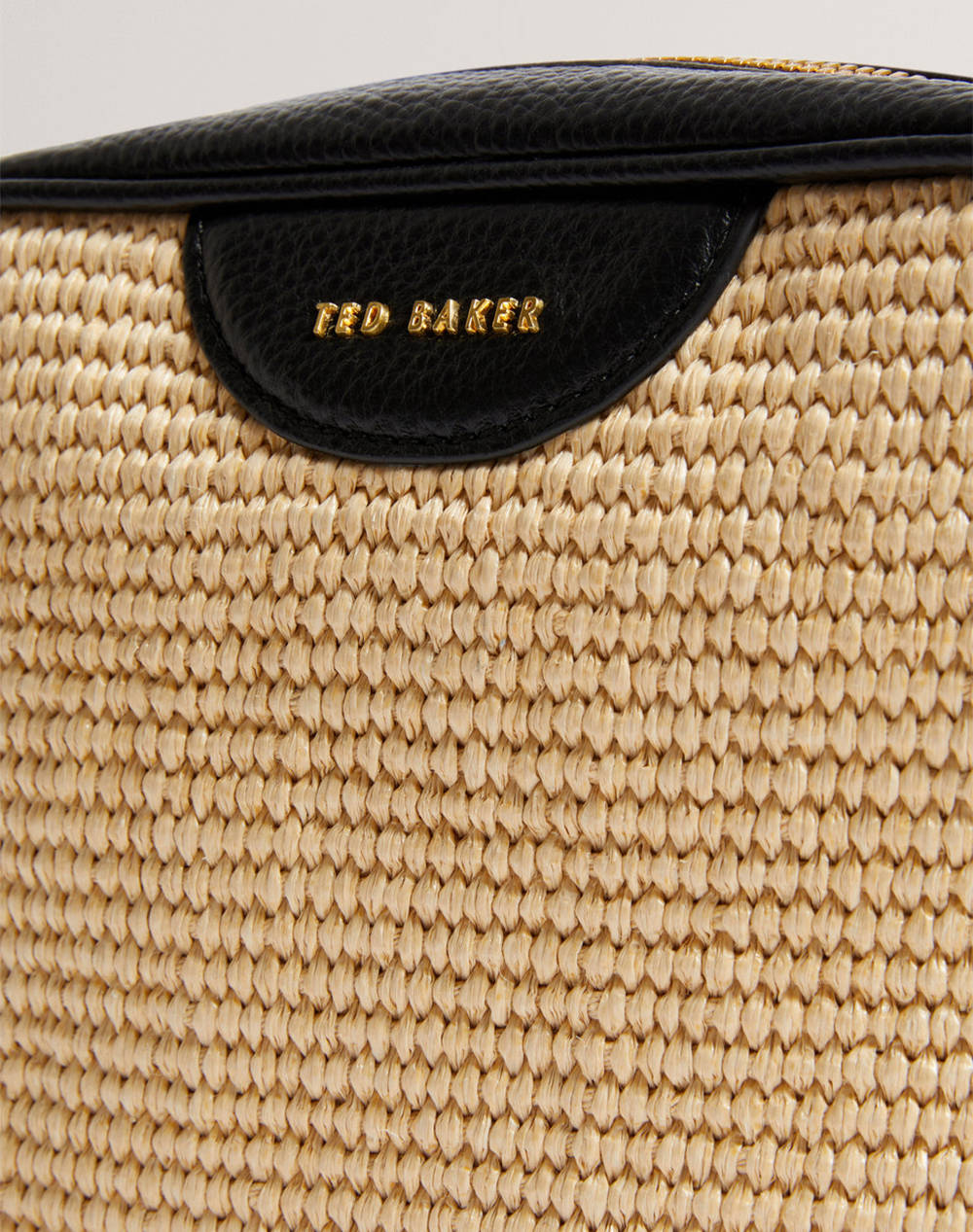 TED BAKER BARDAS Webbing Faux Raffia Camera Crossbody Bag (Dimensiuni: 21 x 15 x 6cm.)