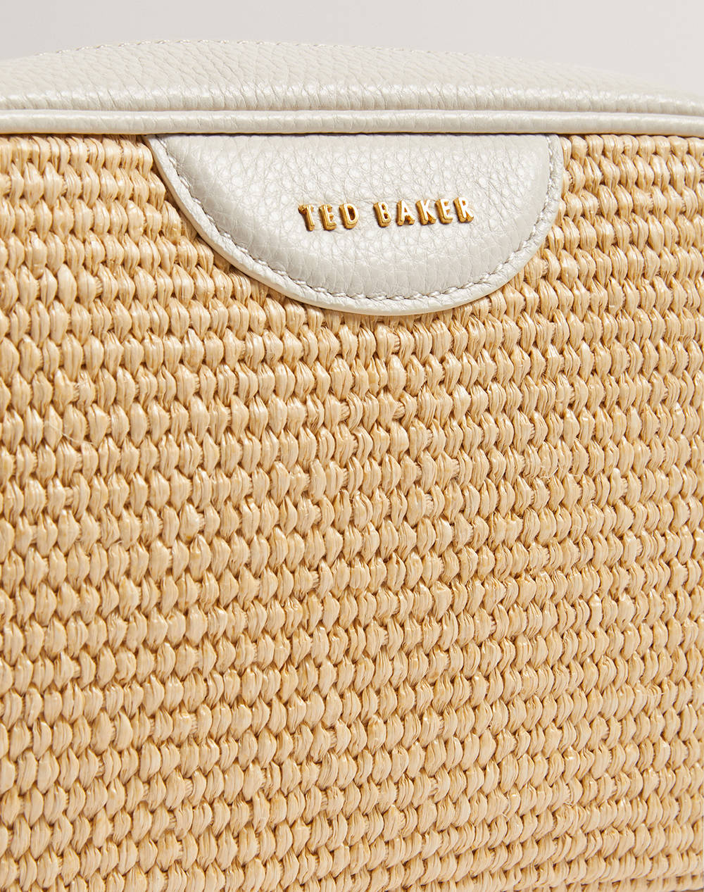 TED BAKER BARDAS Webbing Faux Raffia Camera Crossbody Bag (Dimensiuni: 21 x 15 x 6cm.)