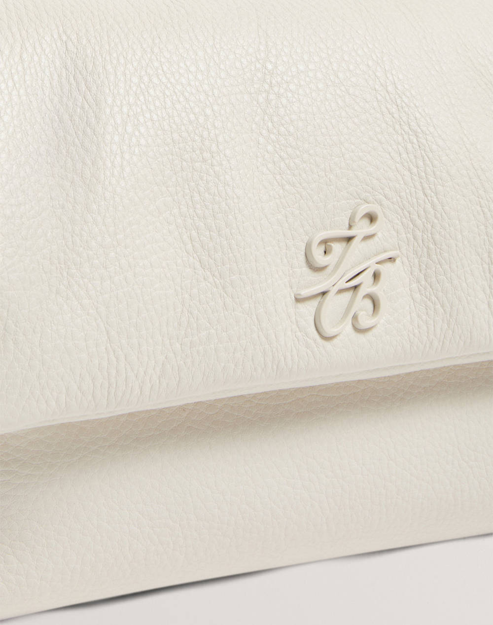 TED BAKER MARRISA Padded Leather Crossbody Bag (Dimensiuni: 22 x 16 x 7cm.)