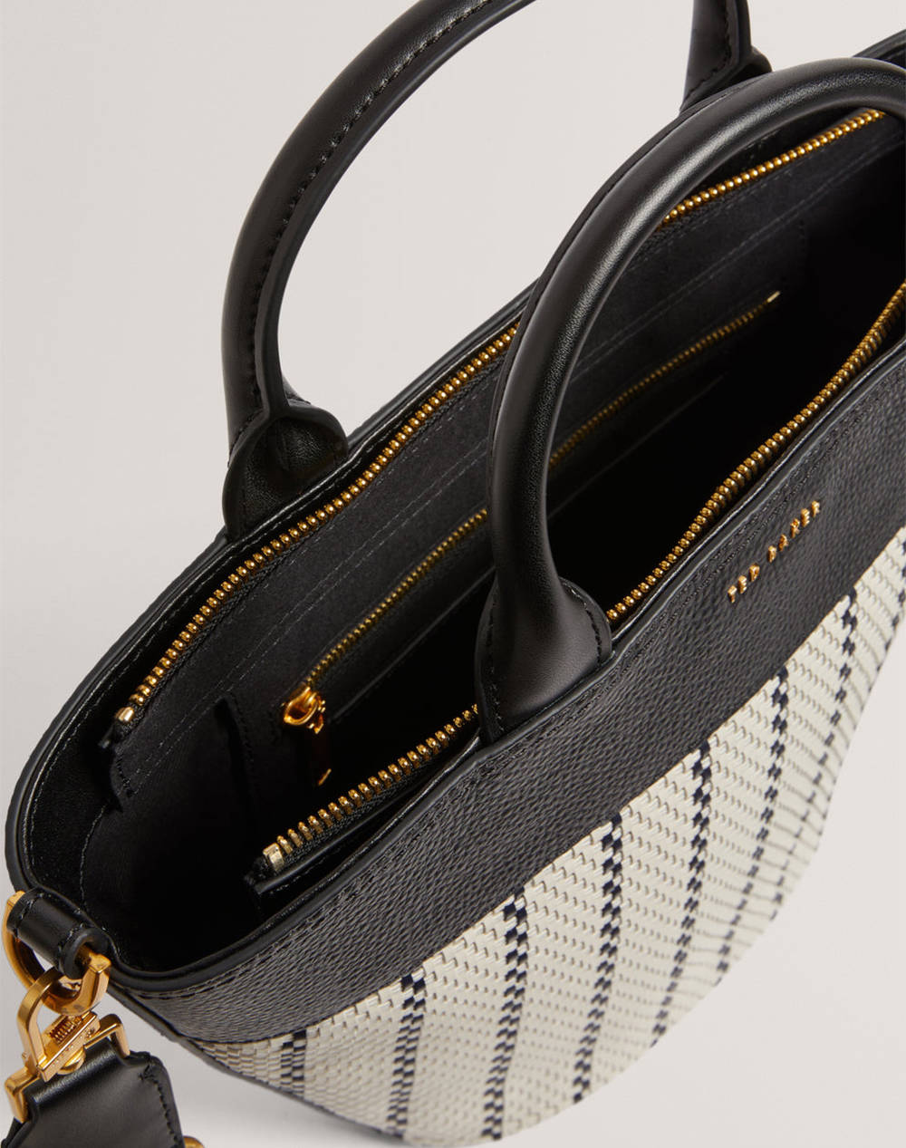 TED BAKER RIVERI Woven Webbing Bucket Bag (Dimensiuni: 31 x 24.5 x 9cm.)