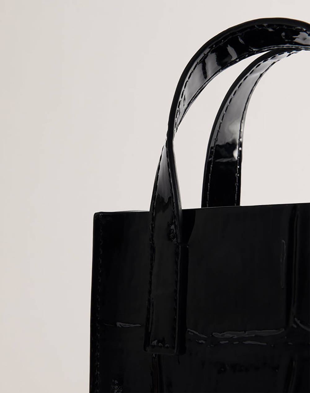 TED BAKER GATOCON Croc Effect Mini Icon Bag (Dimensiuni: 14 x 18cm.)