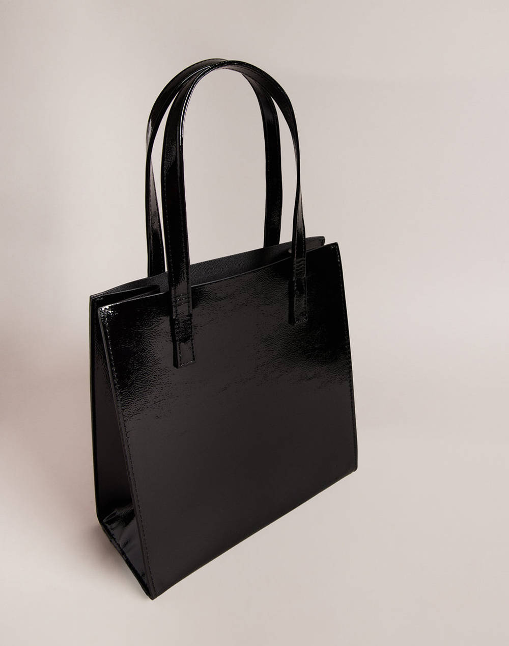 TED BAKER CRINION Crinkle Small Icon Bag (Dimensiuni: 24.5 x 25 x 11cm.)