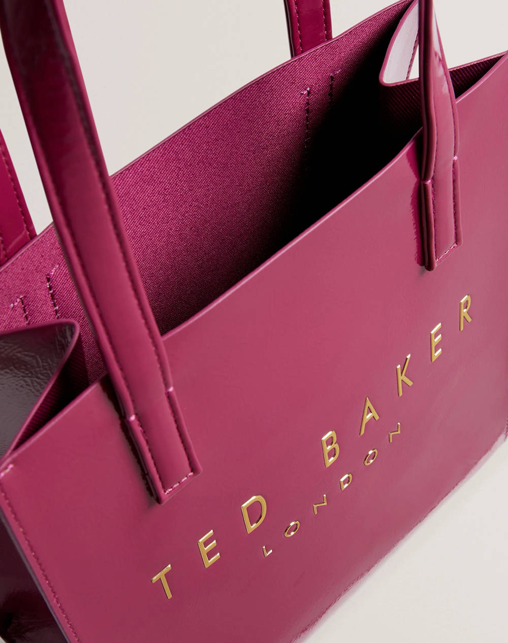 TED BAKER CRINION Crinkle Small Icon Bag (Dimensiuni: 24.5 x 25 x 11cm.)