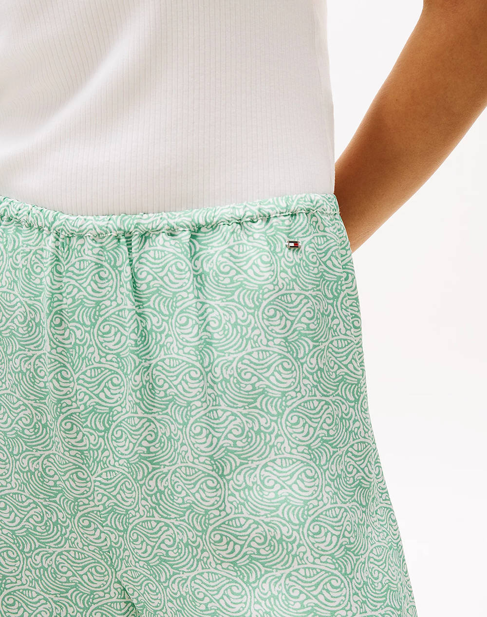 TOMMY HILFIGER SATEEN PULL ON PANTS