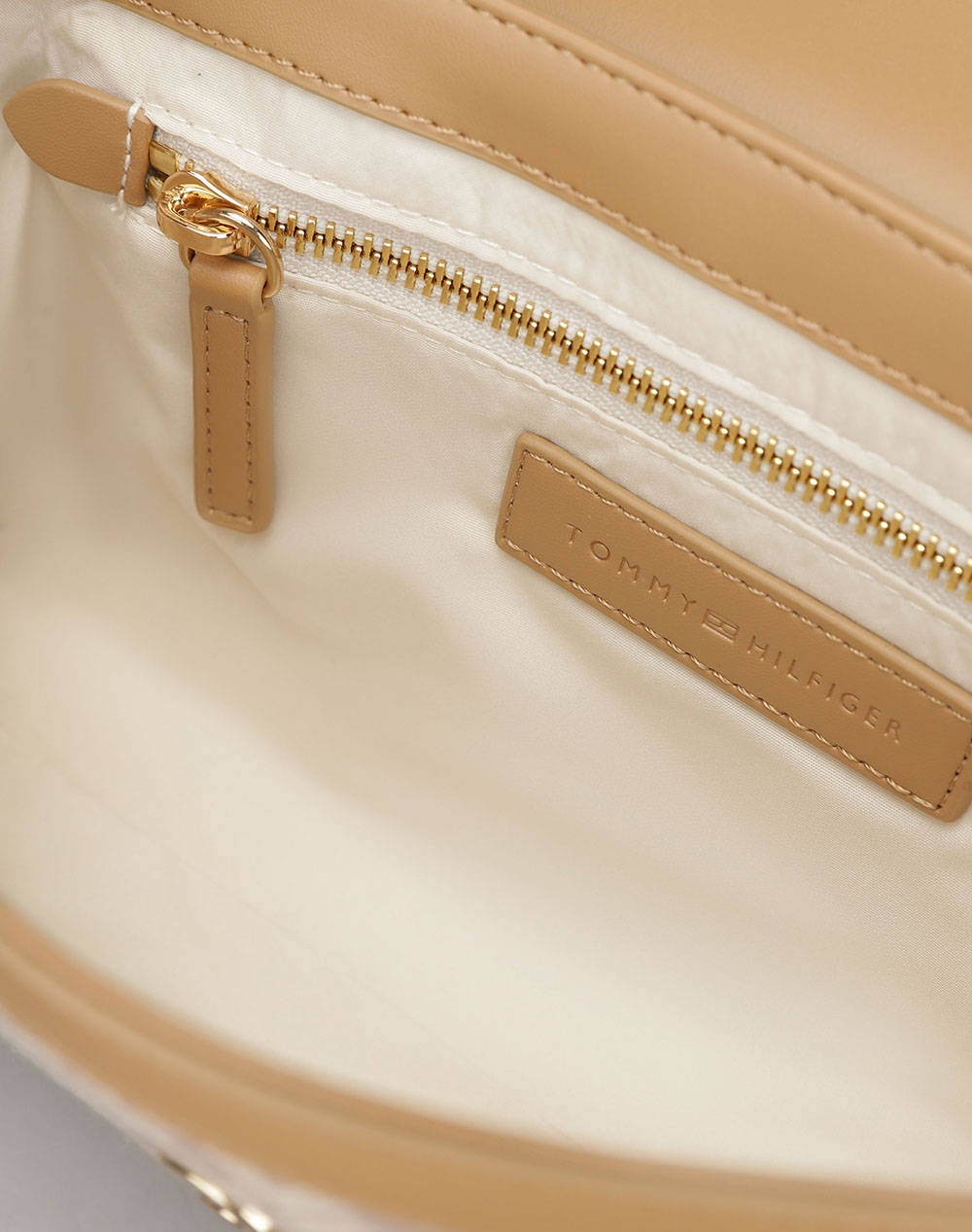 TOMMY HILFIGER TH JACQUARD CROSSOVER (Dimensiuni: 26 x 14 x 6cm.)