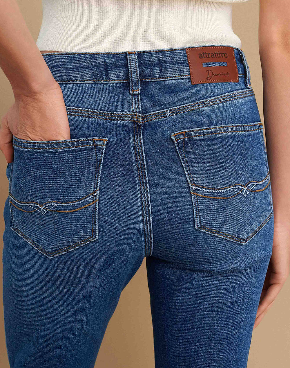 ATTRATTIVO PANTALONI