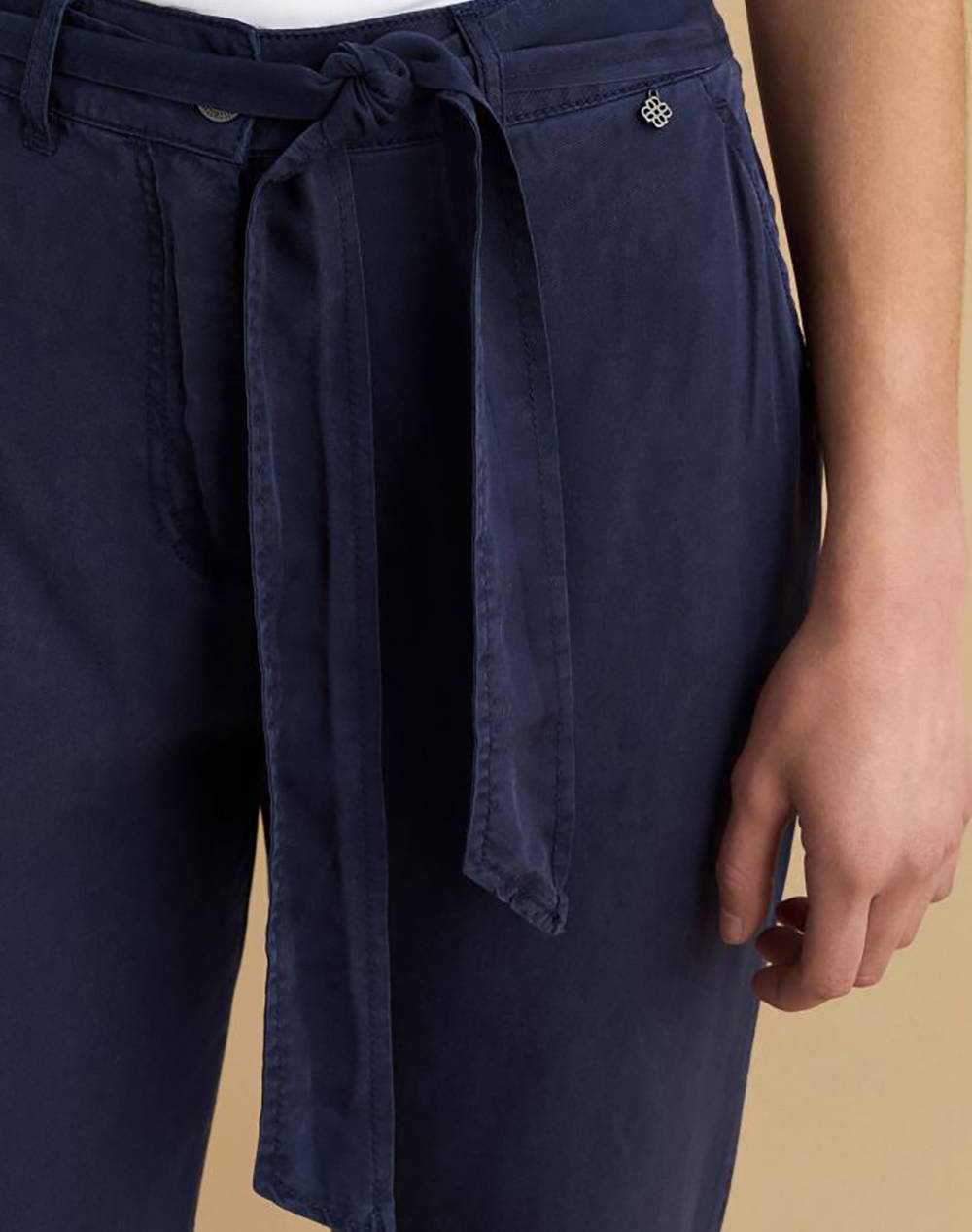 ATTRATTIVO PANTALONI