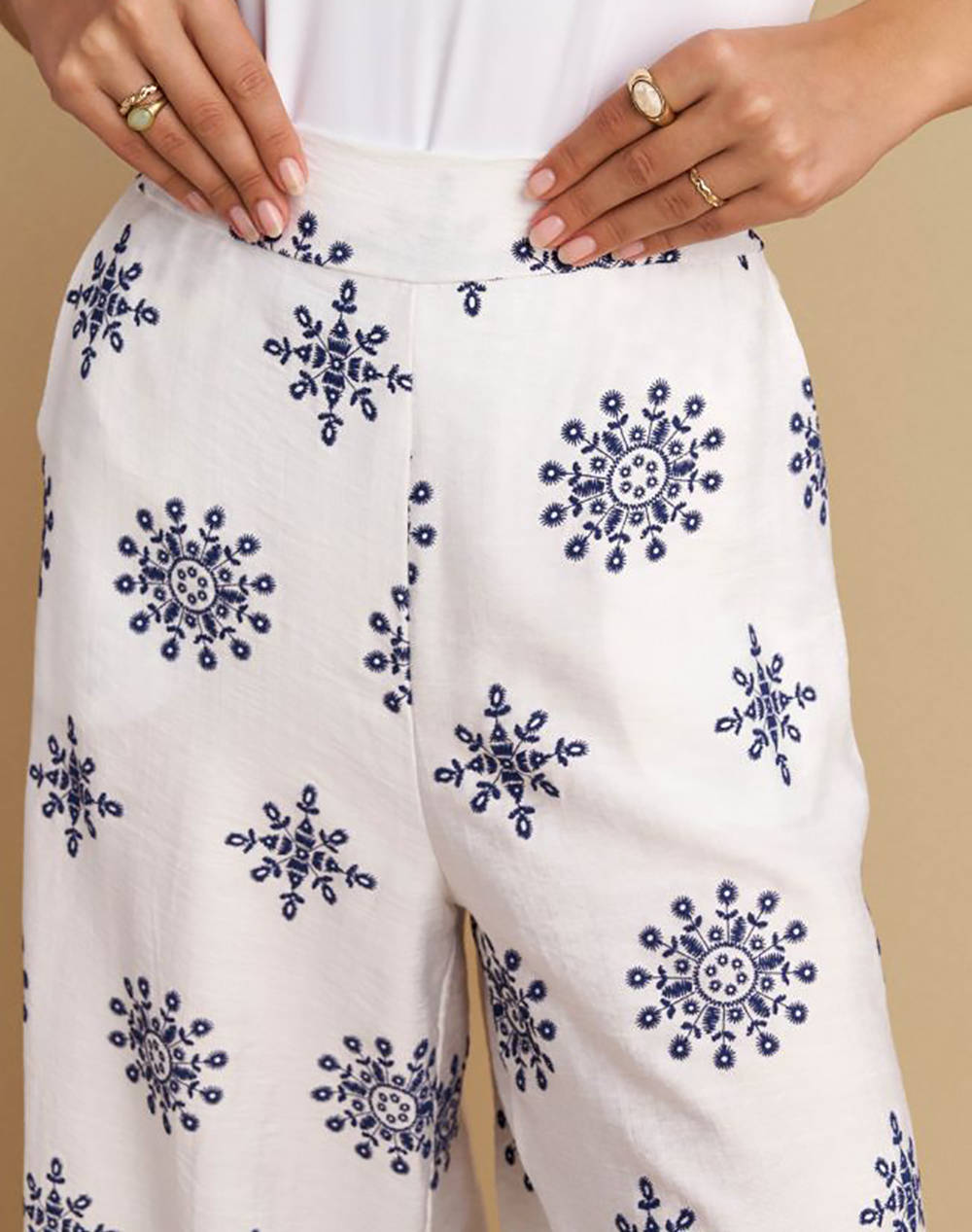 ATTRATTIVO PANTALONI