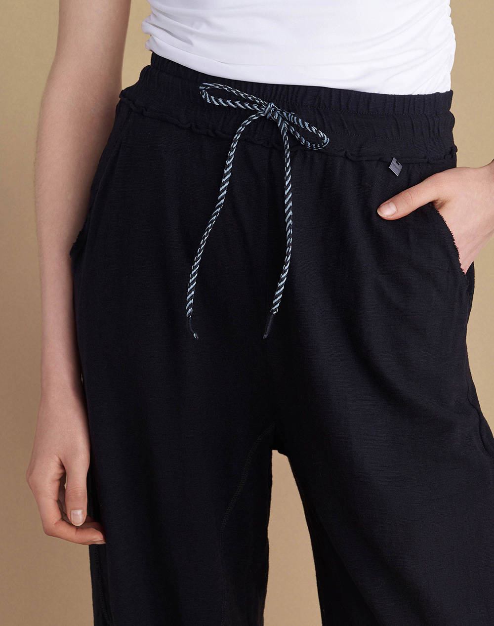 ATTRATTIVO PANTALONI