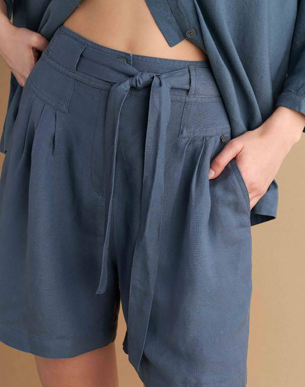 ATTRATTIVO SHORTS