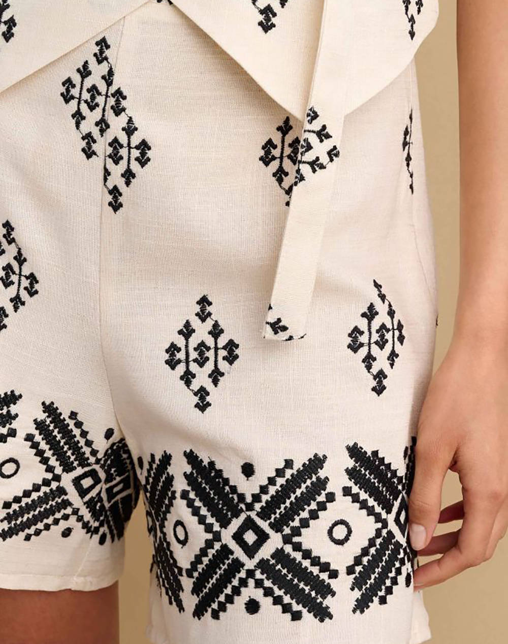 ATTRATTIVO SHORTS