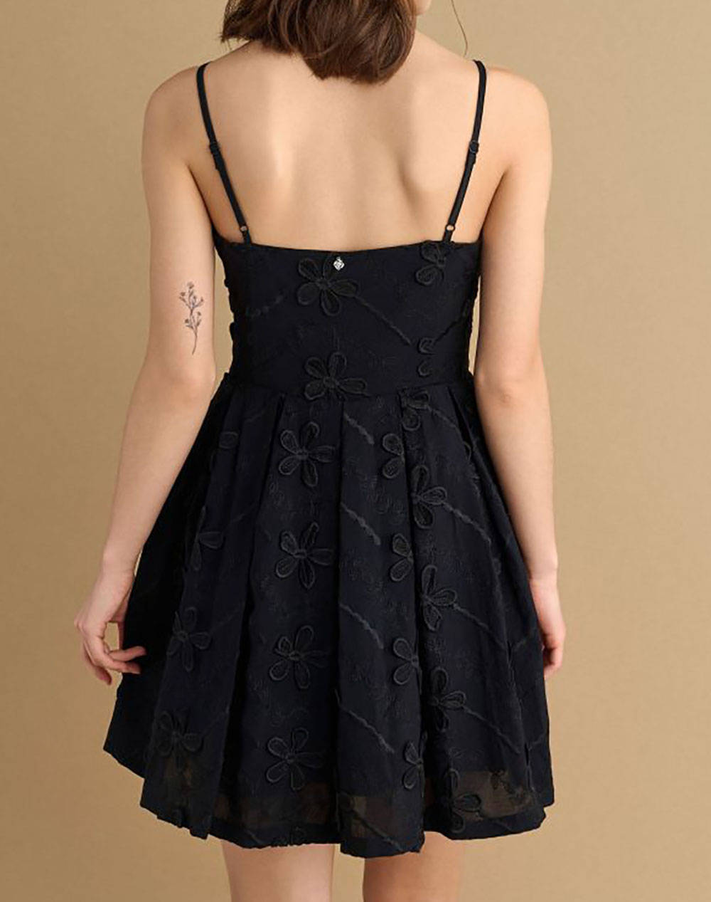 ATTRATTIVO ROCHIE