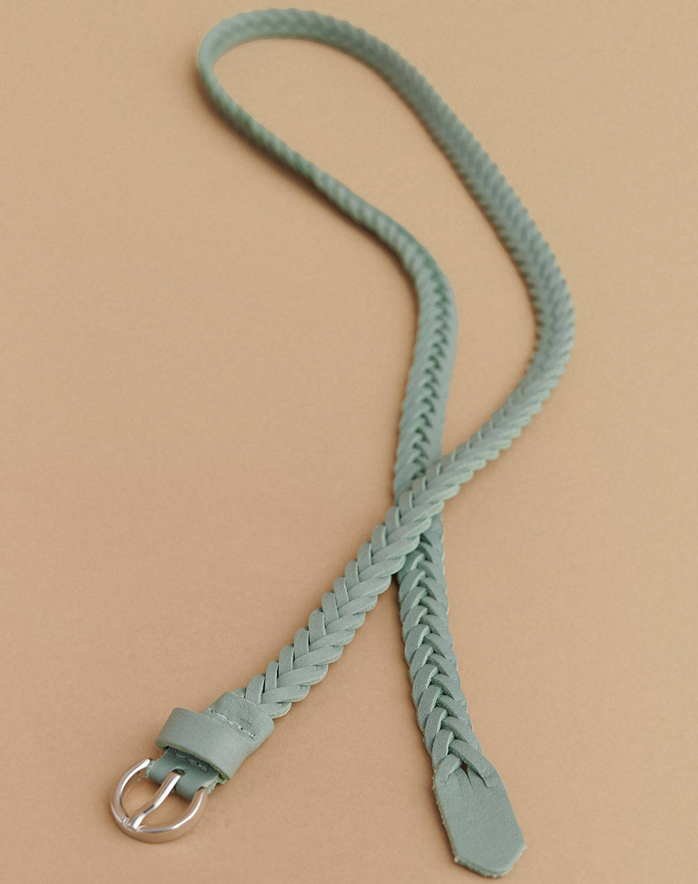 ATTRATTIVO CUREA PIELE