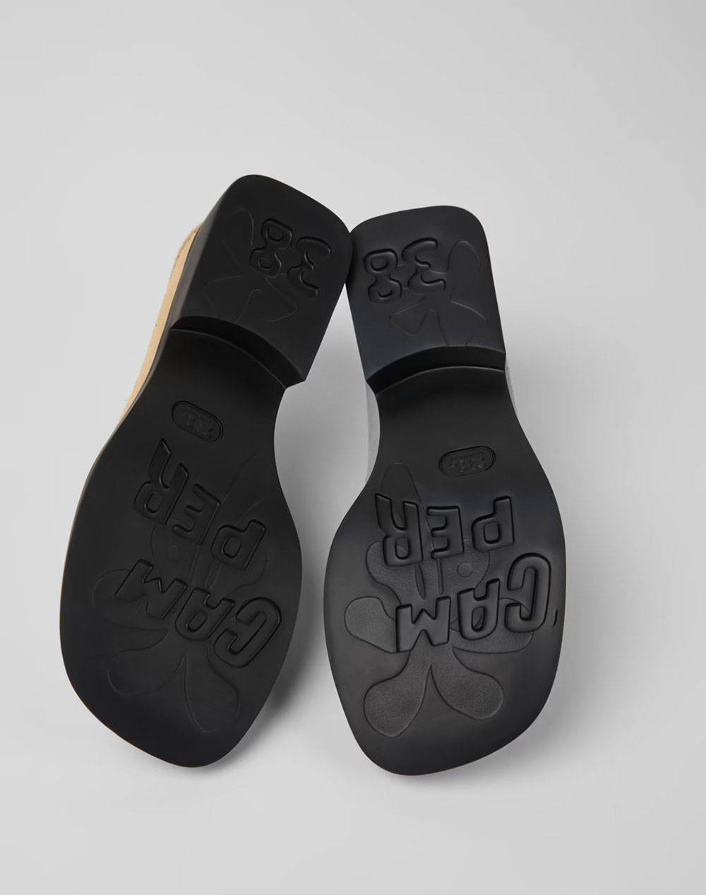 CAMPER Pello Botijo/Dana Negro