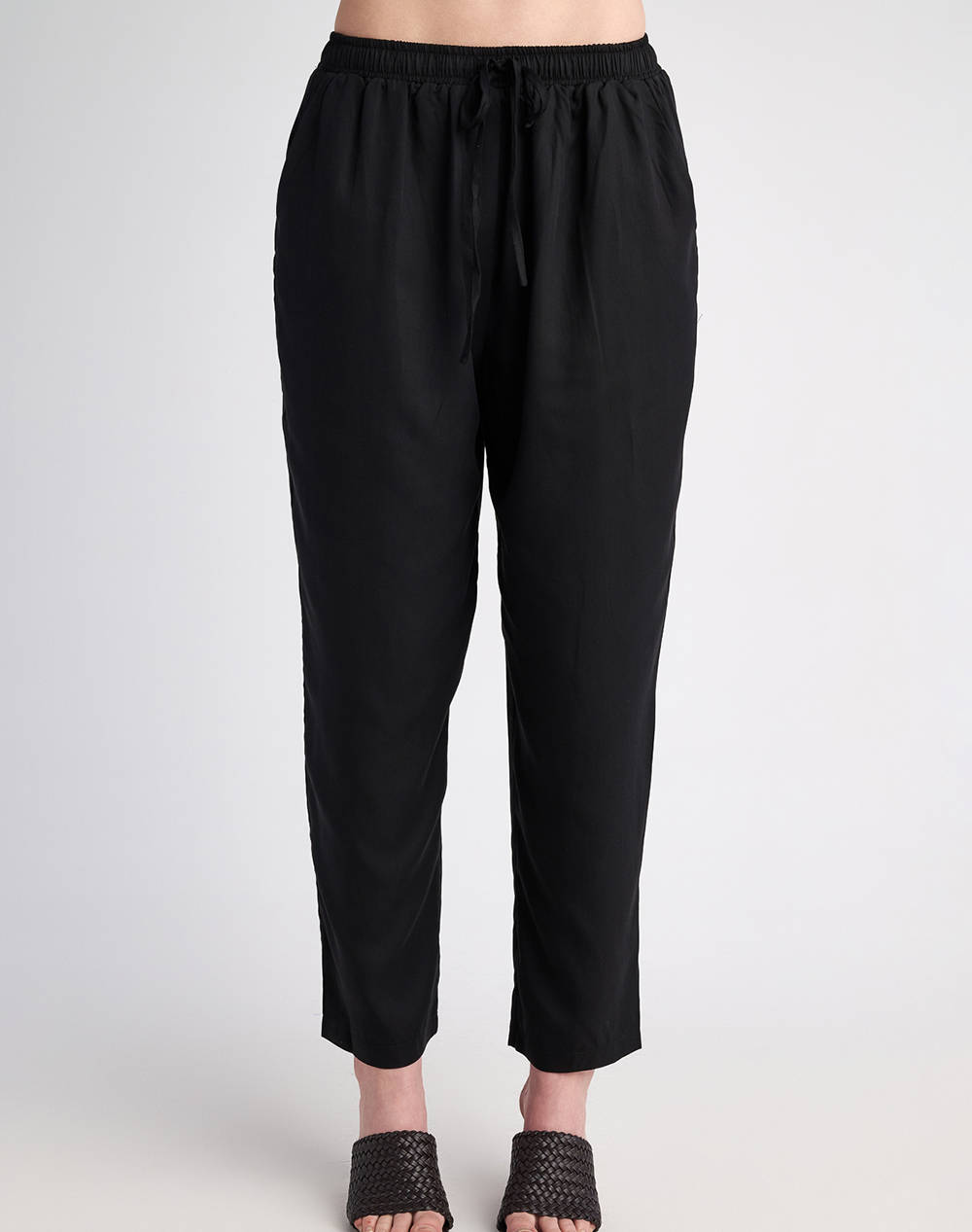 STAFF Jule Pant