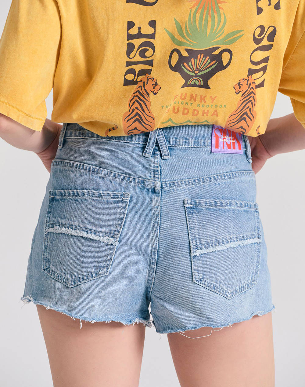 FUNKY BUDHA Jean shorts de dama