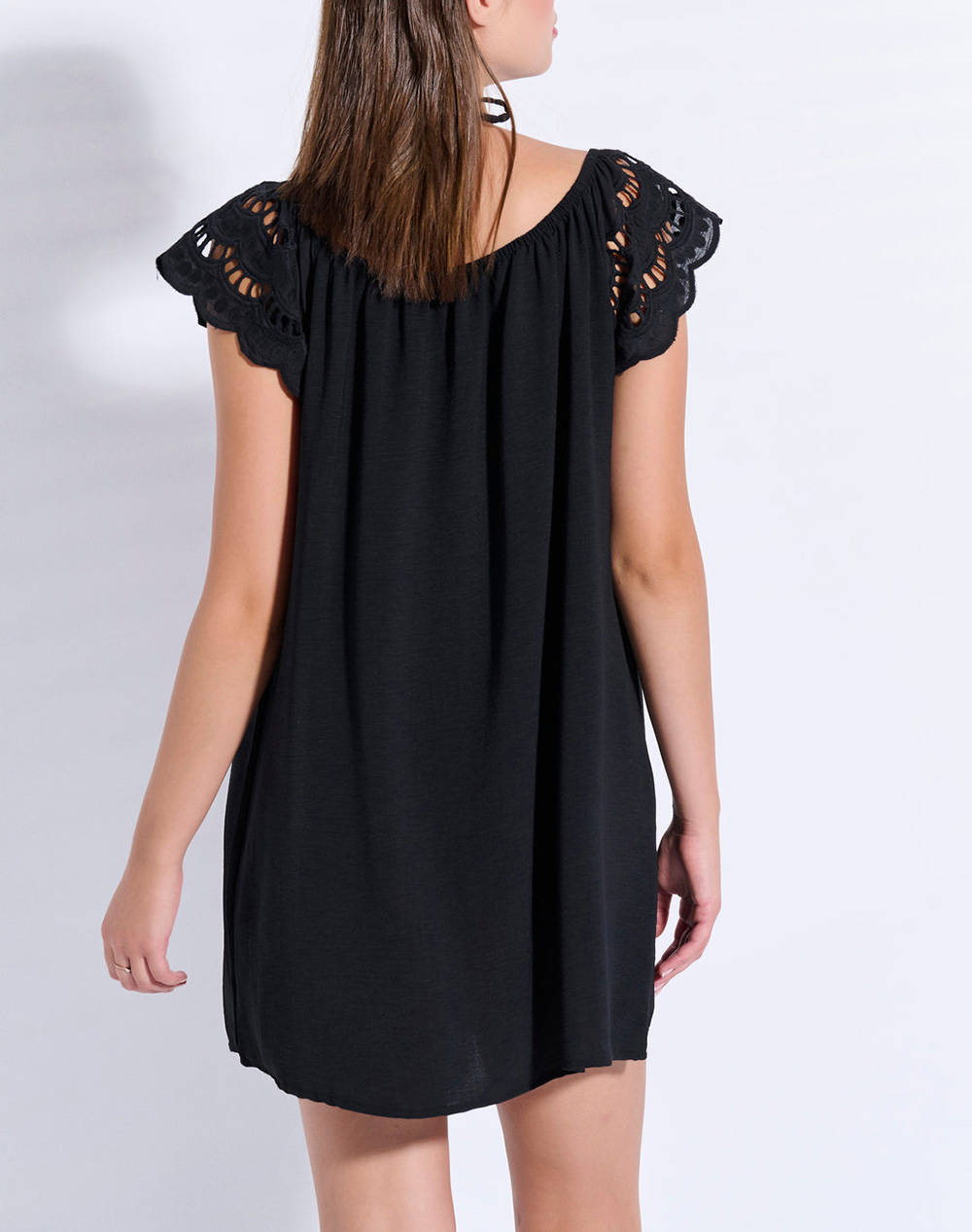 JEANNETTE ROCHIE BRODERIE