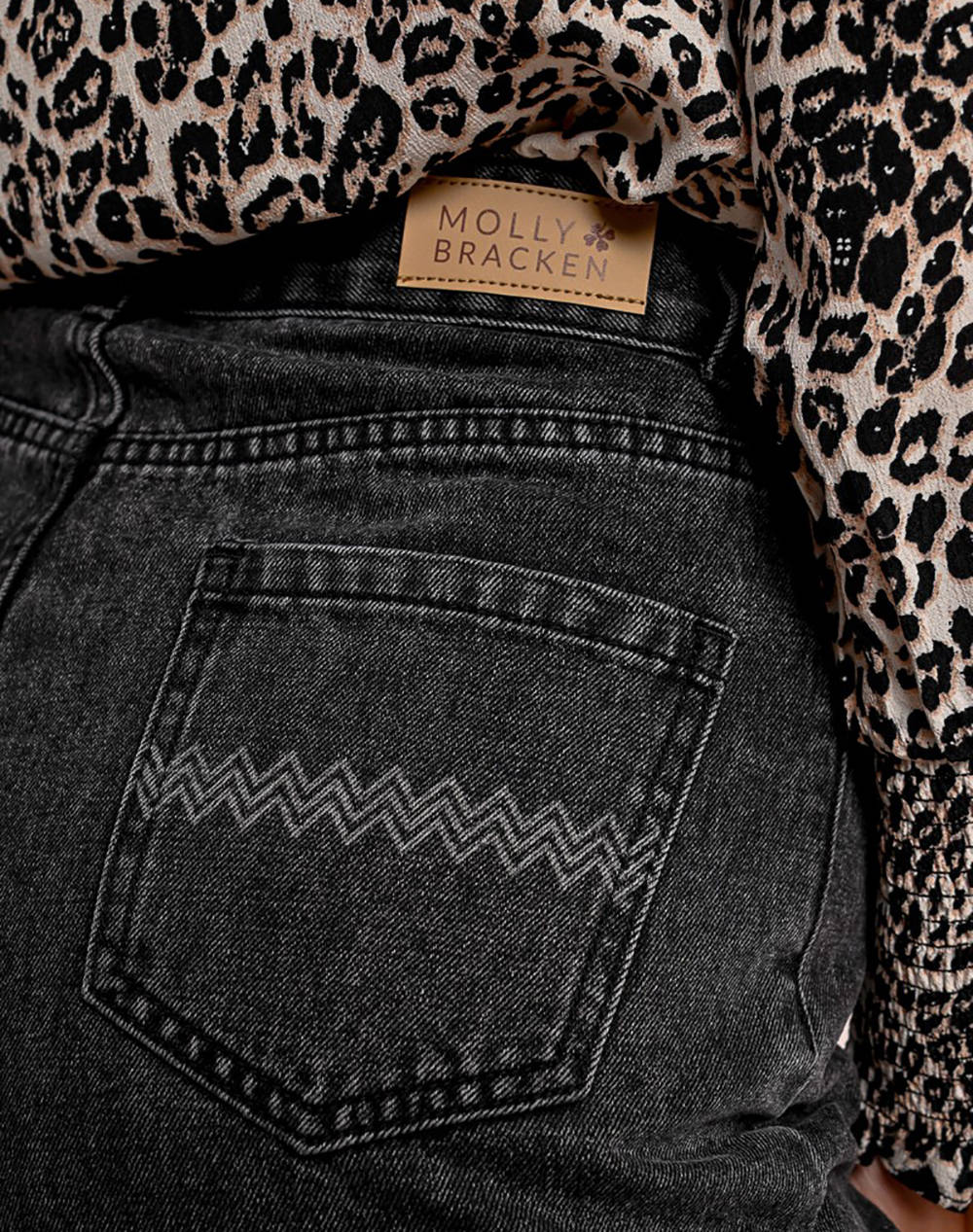 MOLLY BRACKEN LADIES WOVEN SHORTS