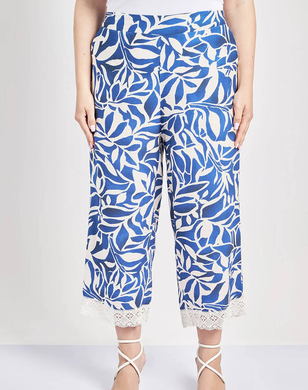 PARABITA Pantaloni cu imprimeu floral cropped cu aspect de in