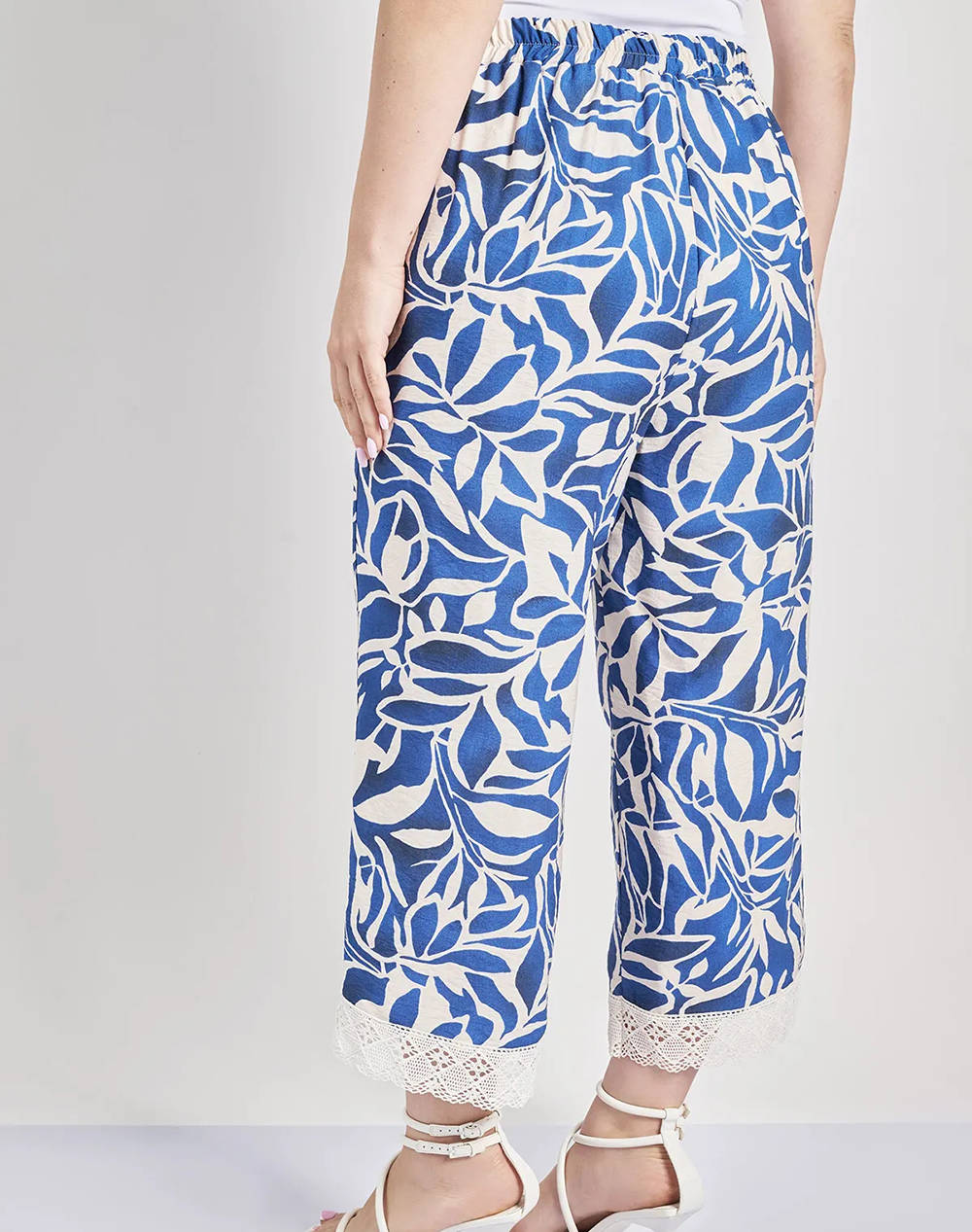 PARABITA Pantaloni cu imprimeu floral cropped cu aspect de in