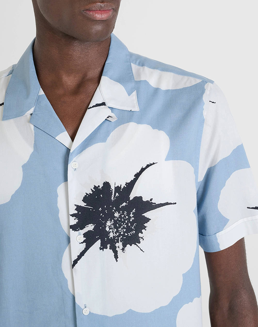 ANTONY MORATO MMSS00171FA430630 MIN OF 6 SHIRT HONOLULU REGULAR STRAIGHT FIT IN PRINTED COTTON VISCOSE BLEND FABRIC WITH LOGOED METAL BADGE BLUZA DE BARBATI