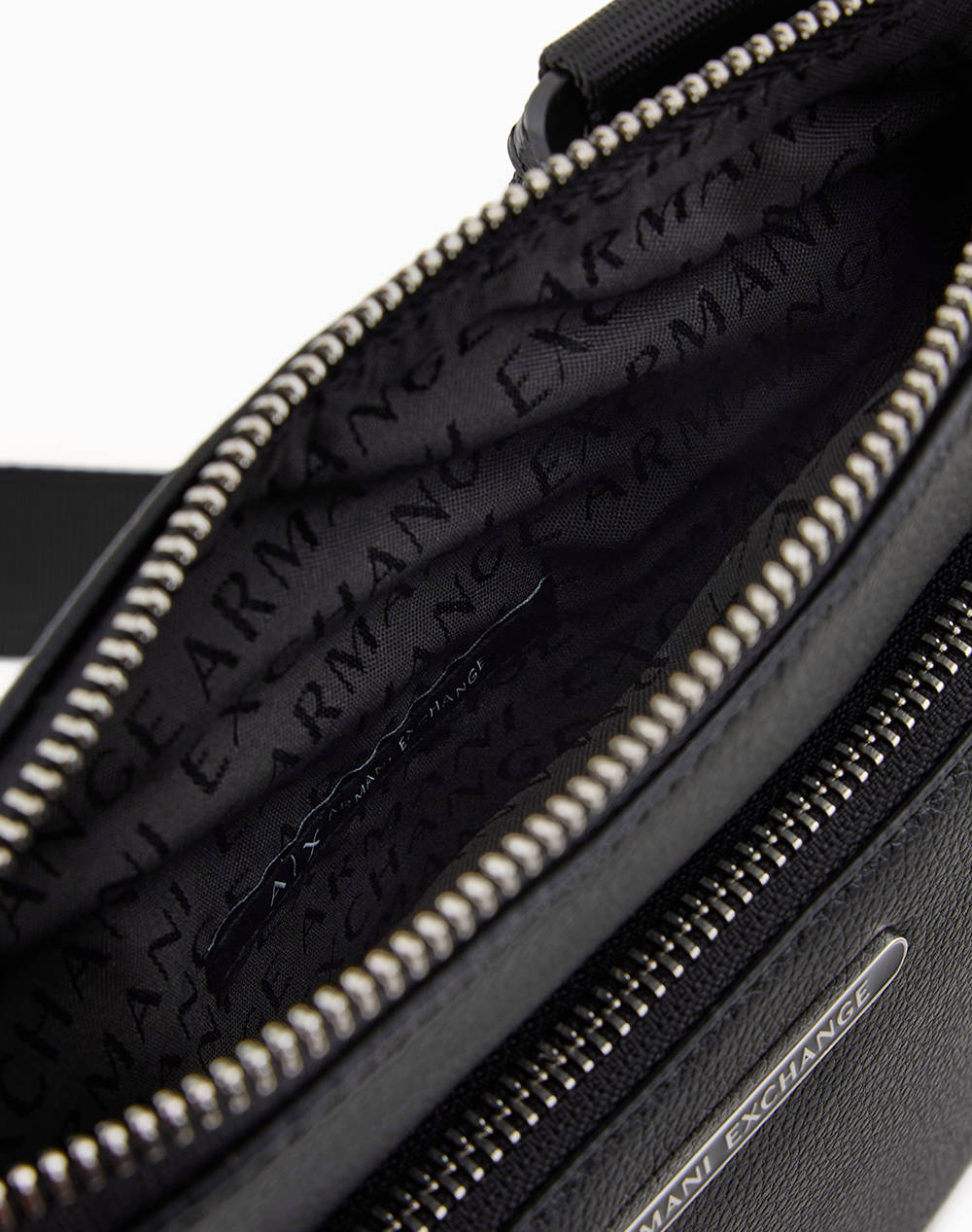 ARMANI EXCHANGE MESSENGER BAG (Dimensiuni: 21.5 x 20 x 0.5 cm.)