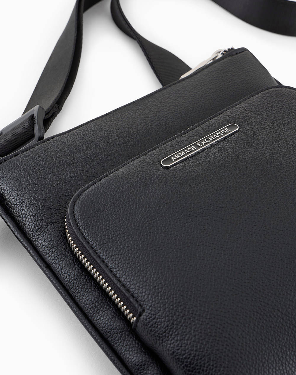 ARMANI EXCHANGE MESSENGER BAG (Dimensiuni: 21.5 x 20 x 0.5 cm.)