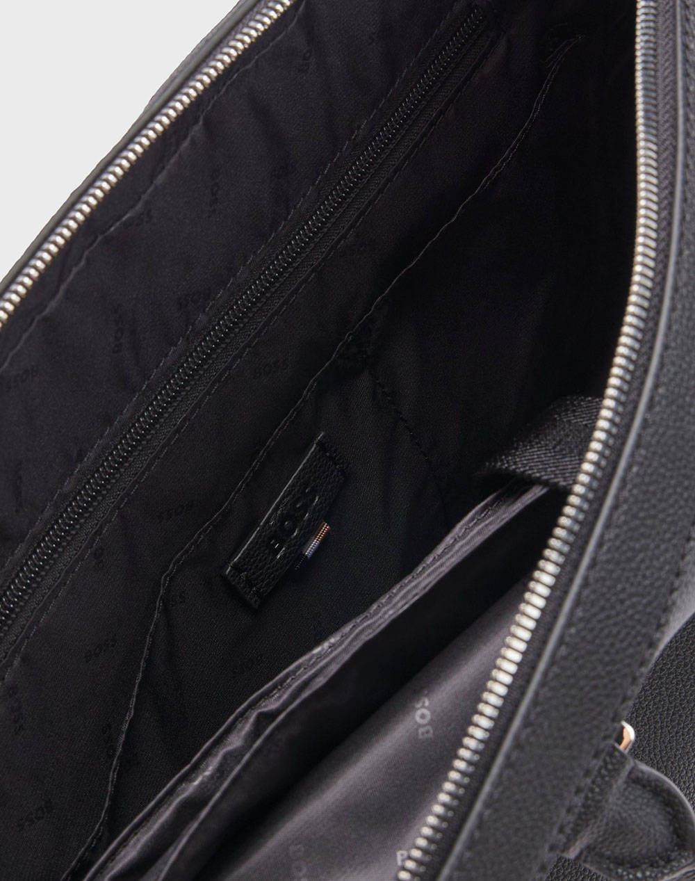 BOSS Ray_S doc case N. 10263216 01 (Dimensiuni: 38 x 29 x 7 cm.)