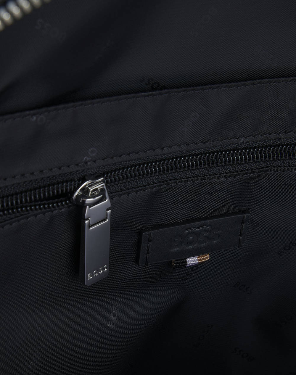 BOSS New Crosstown_S Bckp 10249092 01 (Dimensiuni: 42 x 30 x 14cm.)